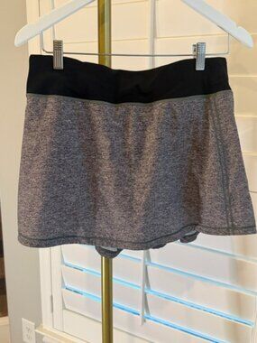 Lululemon Gray Running Skirt Skort Built-In Shorts Black Waistband - Size M